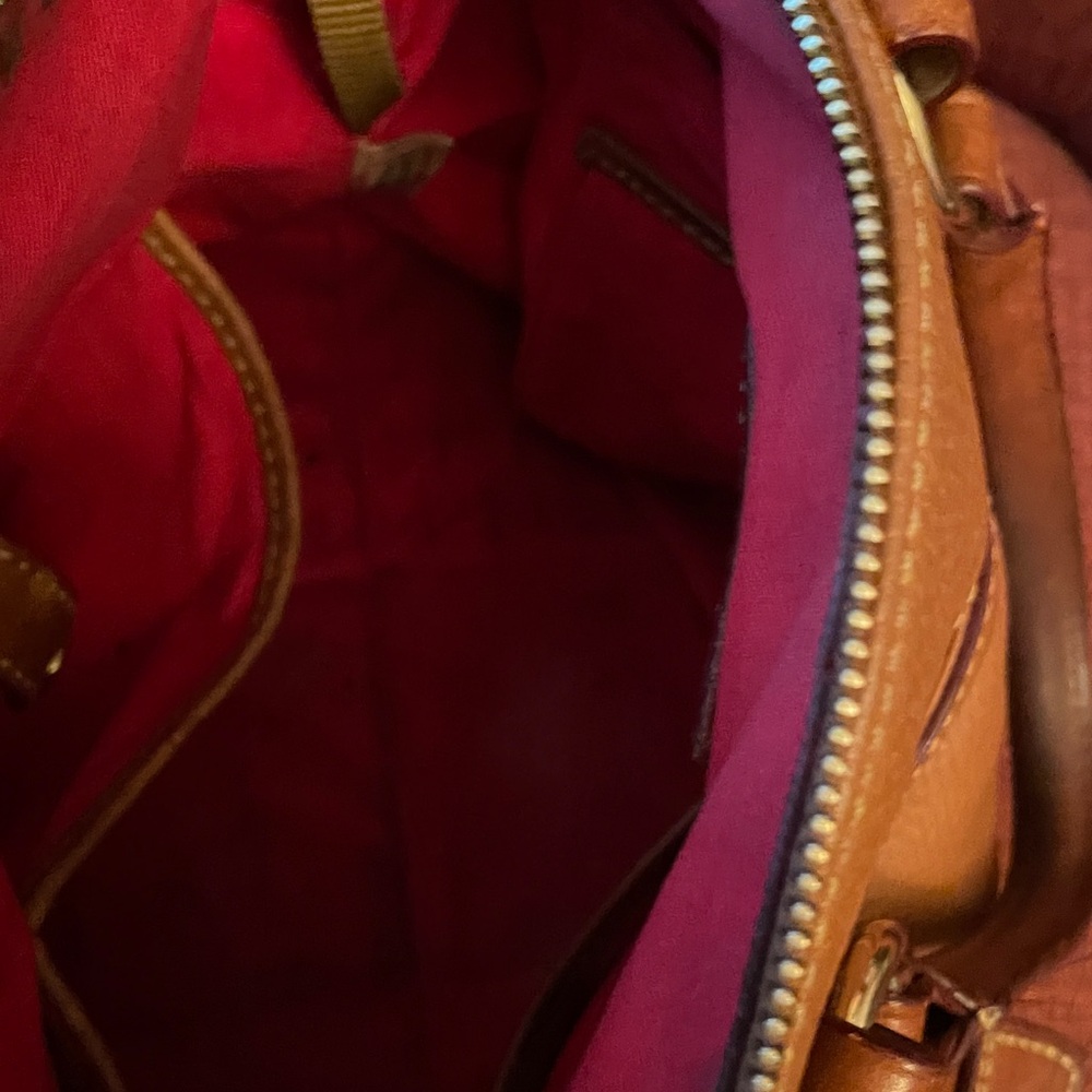 Elegant Tan Leather Women's Bag